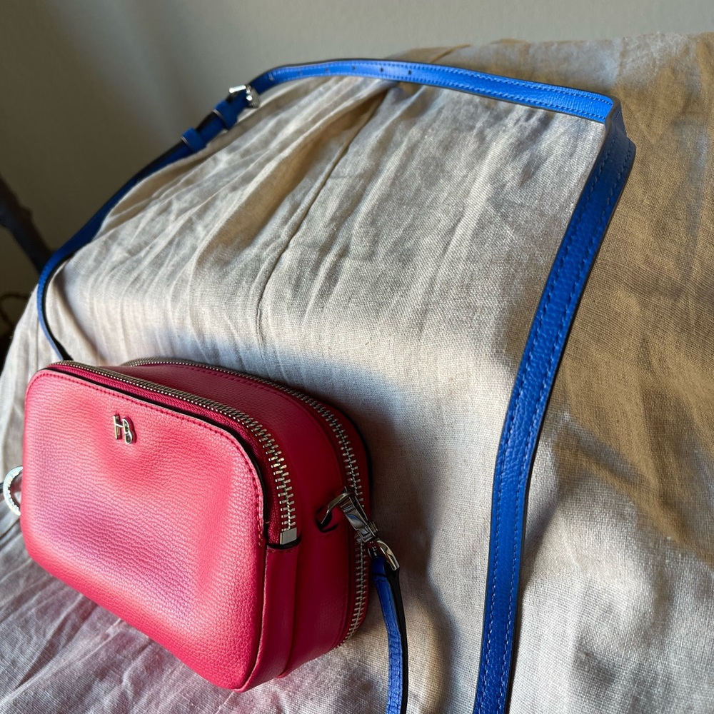 HENRI BENDEL pink crossbody/wristlet wallet bag with detachable blue strap!! - Picture 6 of 15